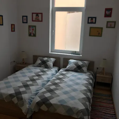 Konukevi Kuker *